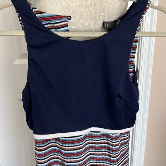 Summer striped no shoulders dress with a supported bust top under the bottom‍ - Picture 7 of 9